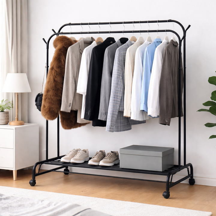 Appendiabiti Doppio con Ruote e Ripiano Scarpe – Stand Porta Abiti in Metallo Resistente fino a 48 kg Klondo