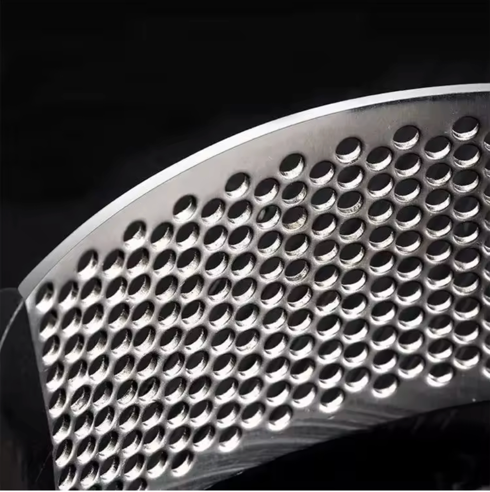 Schiaccia Aglio Oscillante in Acciaio Inox – Ergonomico, Facile da Usare Klondo