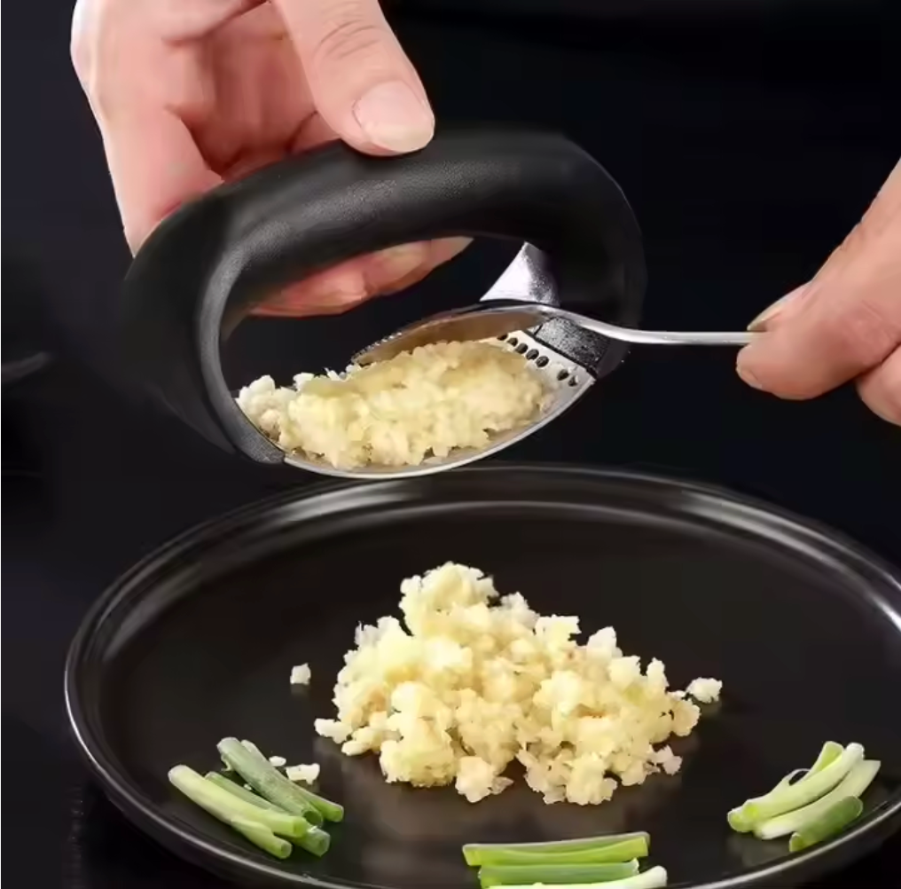 Schiaccia Aglio Oscillante in Acciaio Inox – Ergonomico, Facile da Usare Klondo